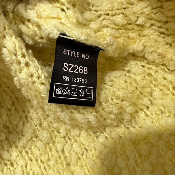 Pol Women's Yellow Chunky Knit Long Sleeve Crewneck Sweater Size Medium - Picture 5 of 9